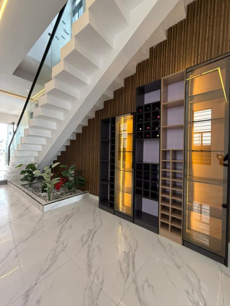 EXCLUSIVELY FINISHED TO TASTE LUXURY 5BED FULLY DETACHED DUPLEX WITH BQ