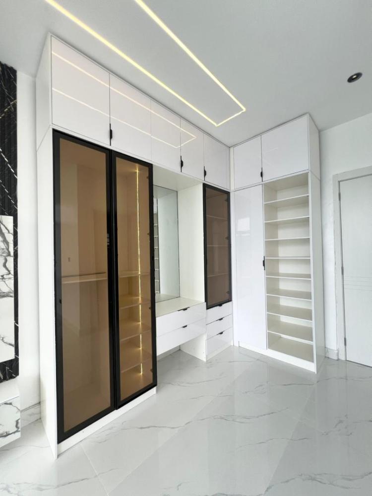 5Bedrooms Fully-Detached Duplex with Bq for Sale!