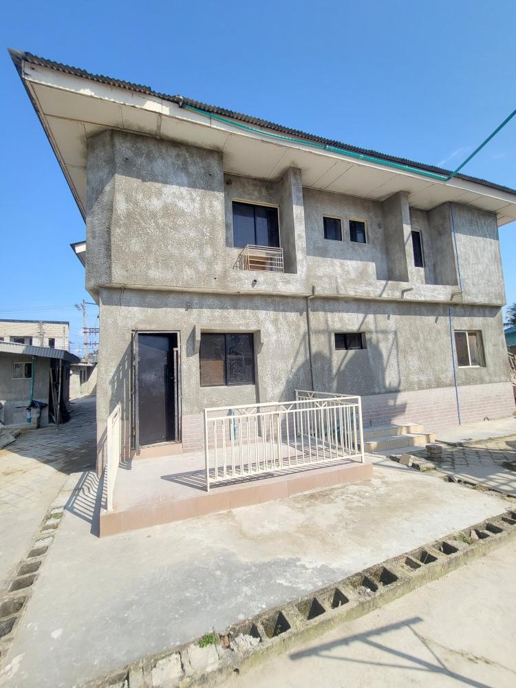 2 Bedroom Apartment Available for RENT and Located At Ologolo, Lekki.