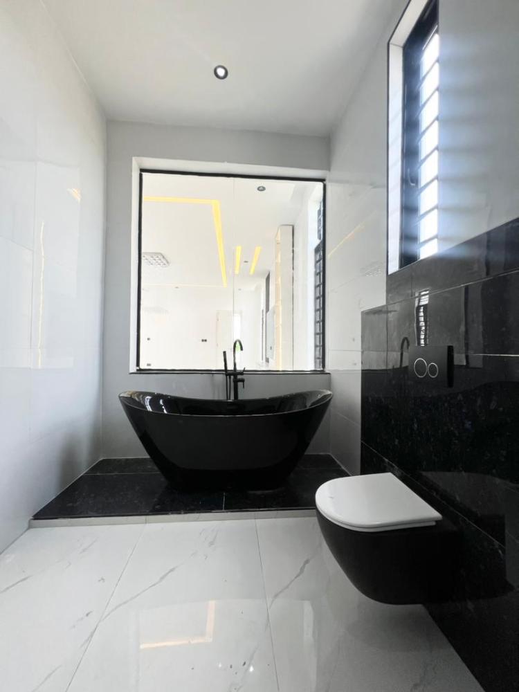 5Bedrooms Fully-Detached Duplex with Bq for Sale!