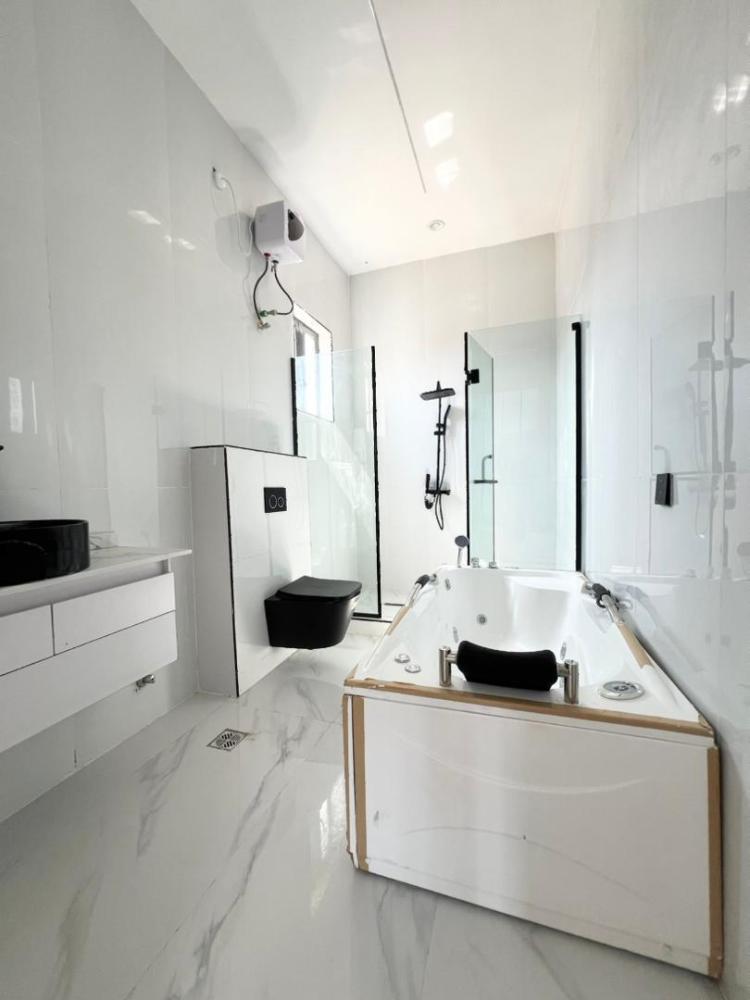 5Bedrooms Fully-Detached Duplex with Bq for Sale!! .