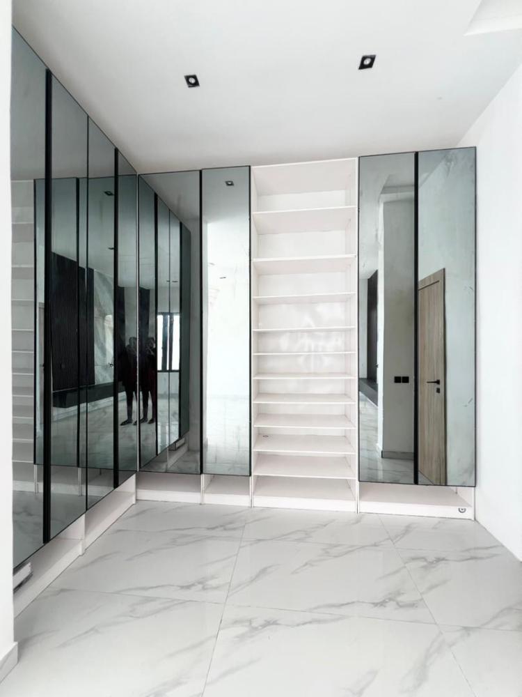 5Bedrooms Fully-Detached Duplex with Bq for Sale!! .