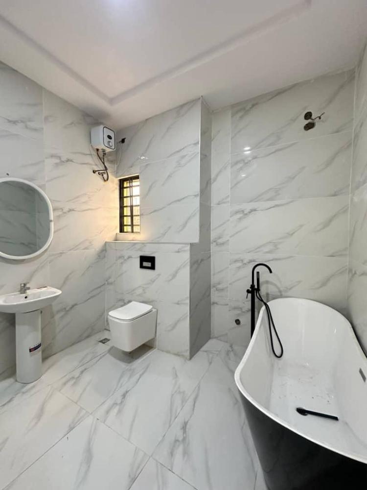 5 Bedroom Fully Detached Duplex For SALE Located At Lekki County.