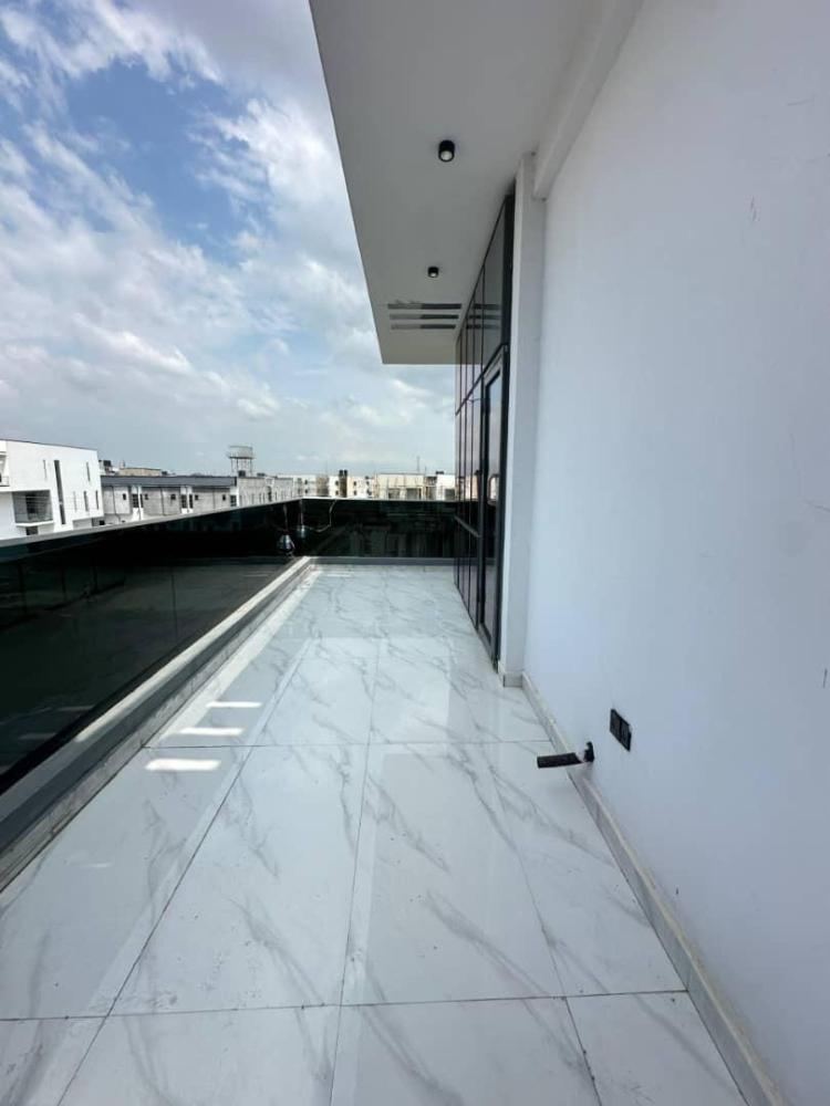 5 Bedroom Fully Detached Duplex For SALE Located At Lekki County.