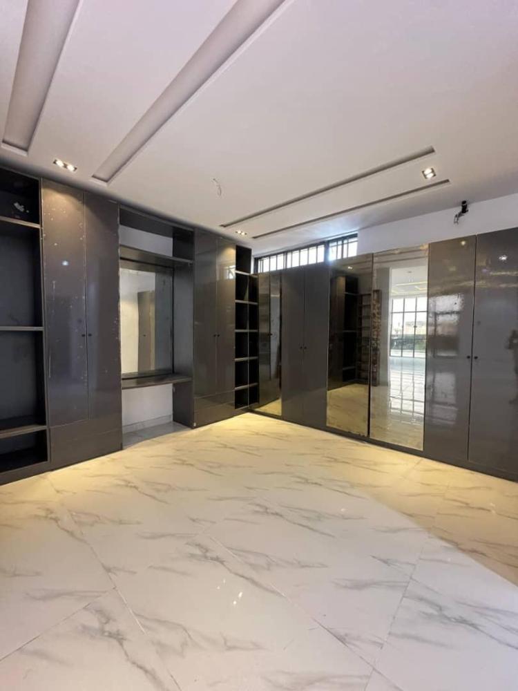 5 Bedroom Fully Detached Duplex For SALE Located At Lekki County.