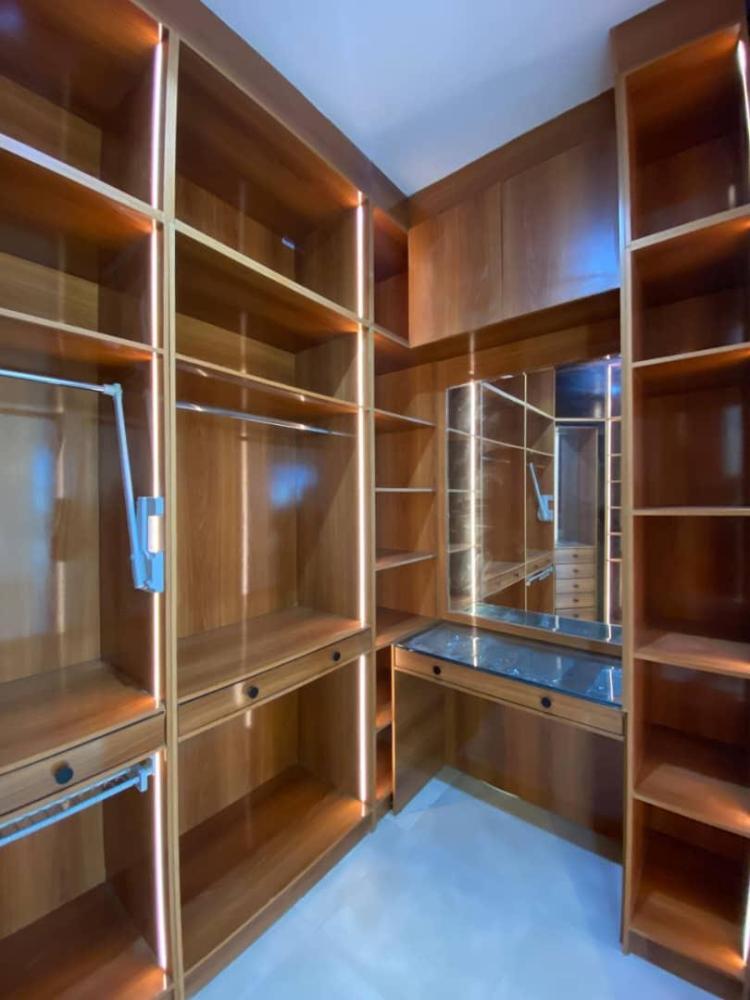 5 Bedroom Fully Detached Duplex With Pool, Cinema, Elevator, Gym, Rooftop Terrace, BQ etc. Available For SALE Located Ikate.