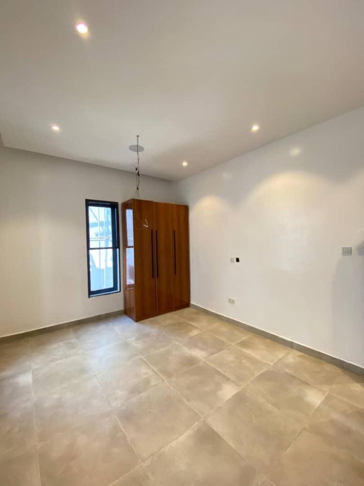 5 Bedroom Fully Detached Duplex With Pool, Cinema, Elevator, Gym, Rooftop Terrace, BQ etc. Available For SALE Located Ikate.