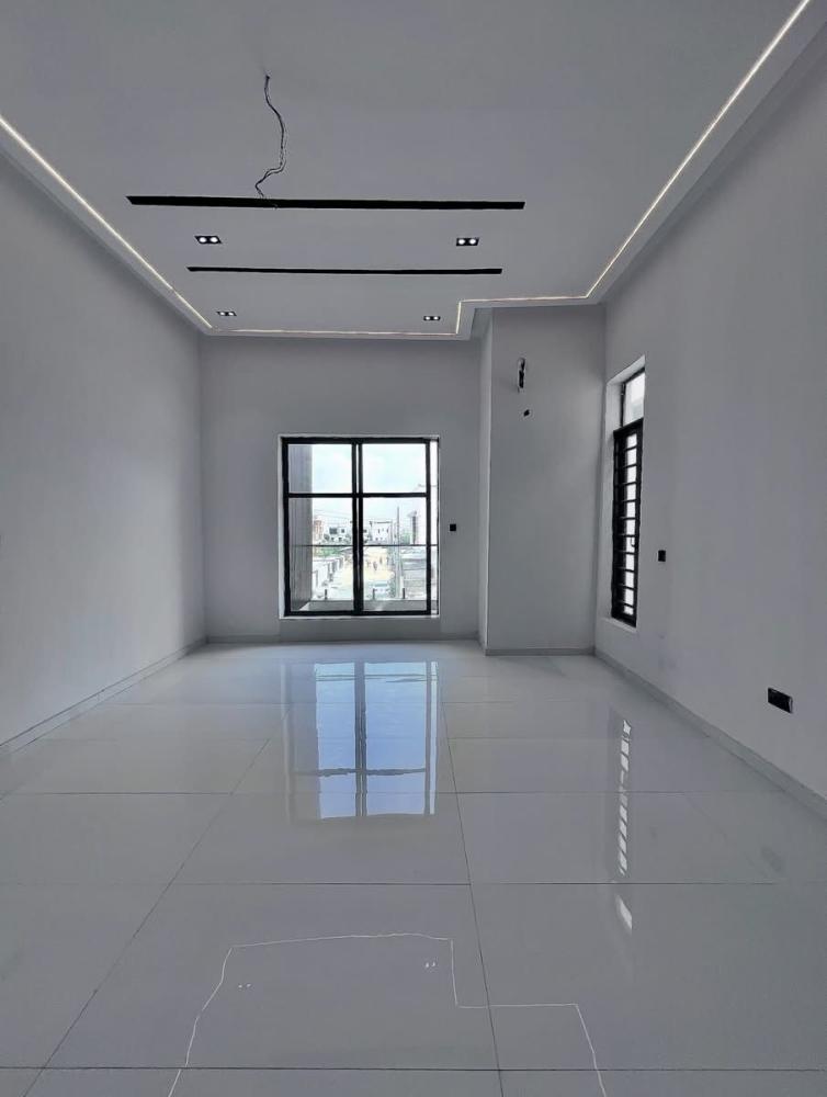 5 Bedroom Fully Detached Duplex With Swimming Pool For SALE Located At Ajah.