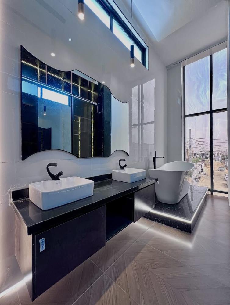 5 Bedroom Fully Detached Duplex With Swimming Pool For SALE Located At Ajah.