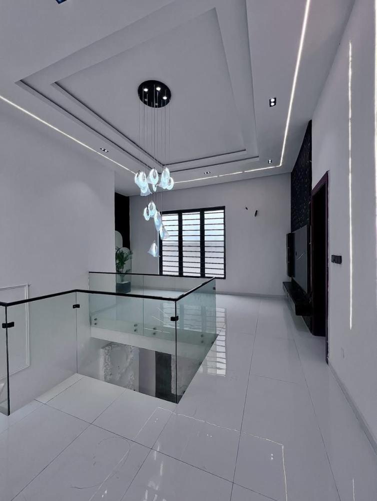 5 Bedroom Fully Detached Duplex With Swimming Pool For SALE Located At Ajah.