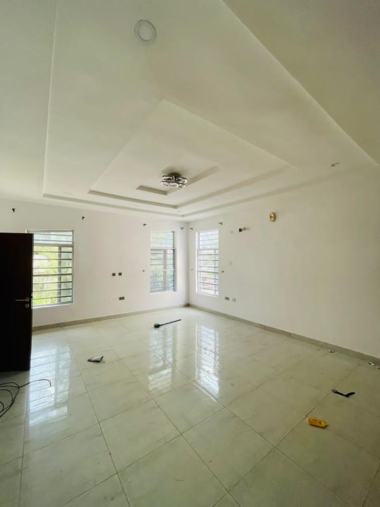 5 bedroom fully detached with a bq and a swimming pool 