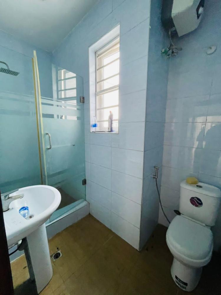 5 bedroom fully detached with a bq and a swimming pool 