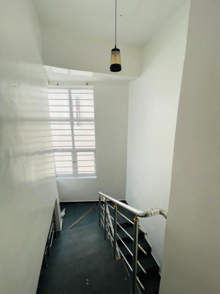 5 bedroom fully detached with a bq and a swimming pool 