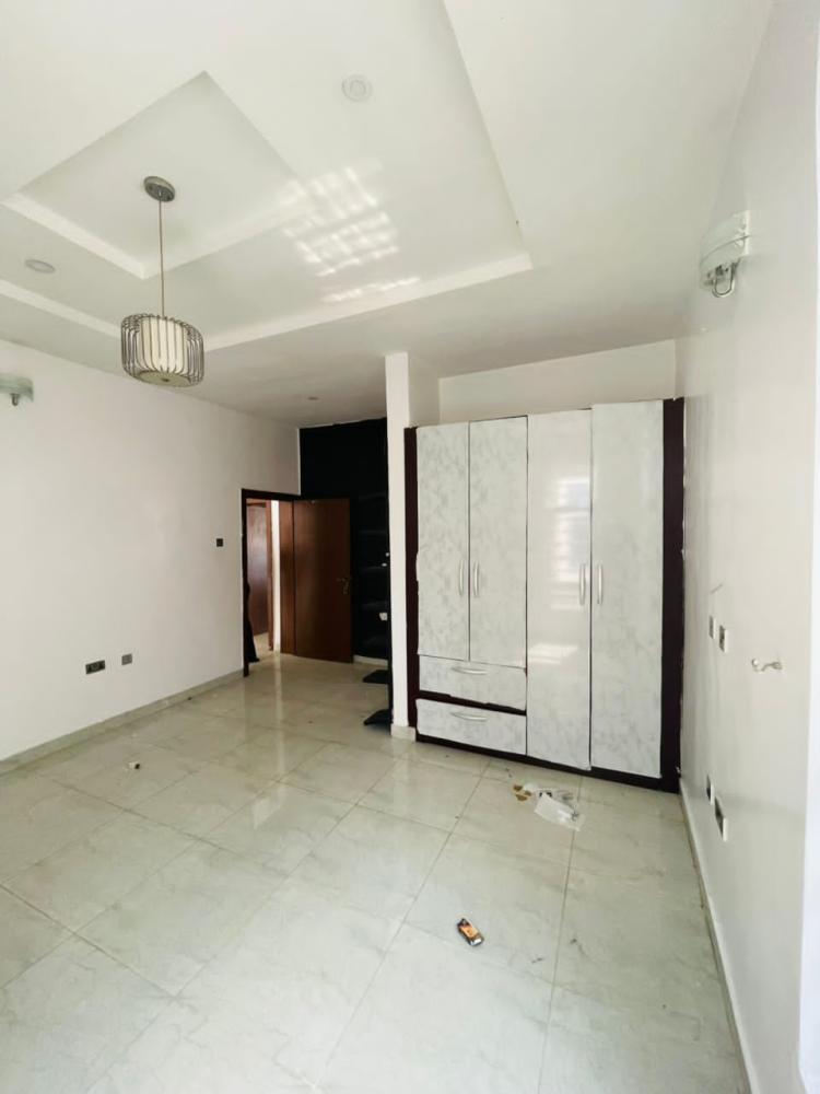 5 bedroom fully detached with a bq and a swimming pool 