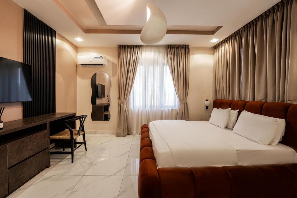 Luxury 2/3-Bedroom Serviced Apartment