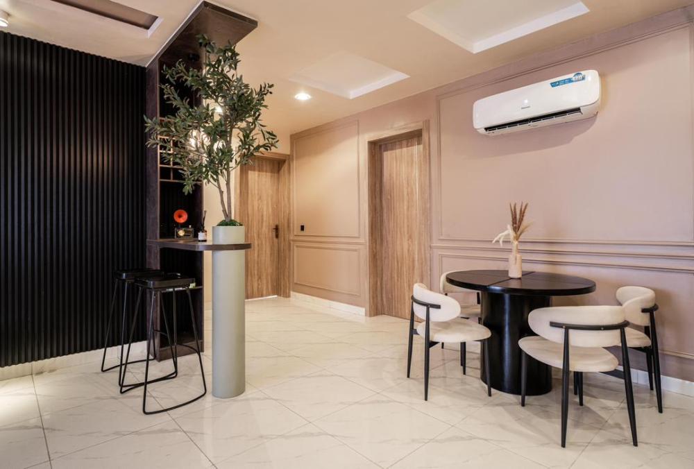 Luxury 2/3-Bedroom Serviced Apartment