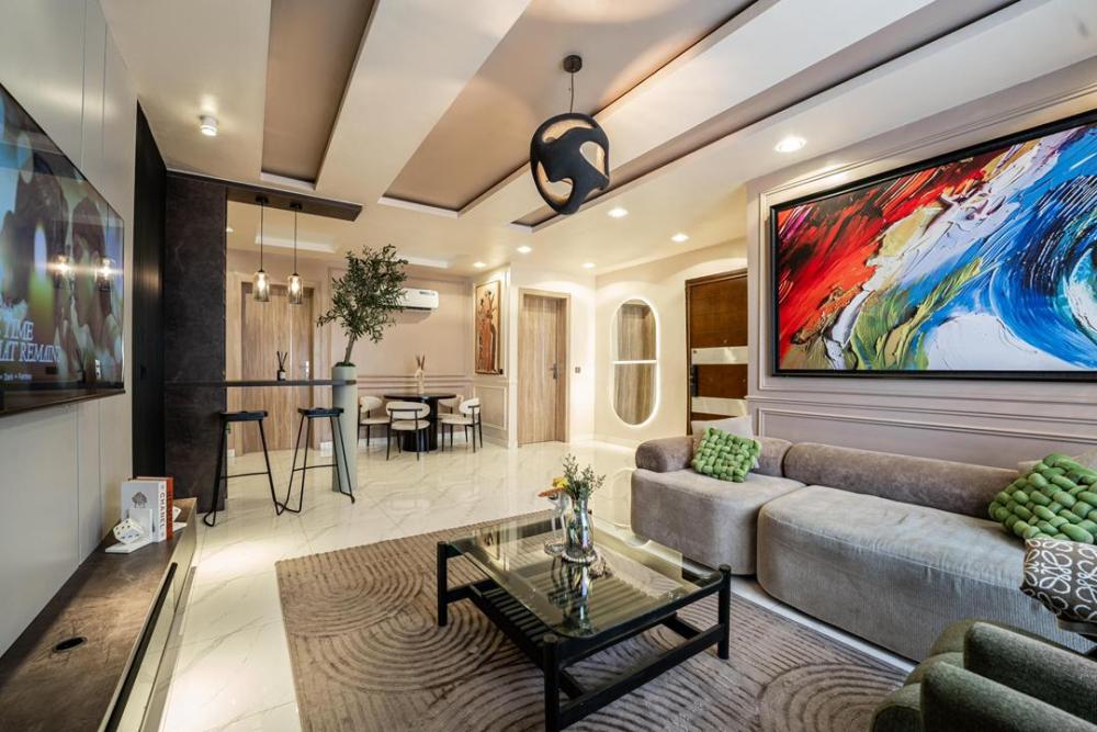 Luxury 2/3-Bedroom Serviced Apartment