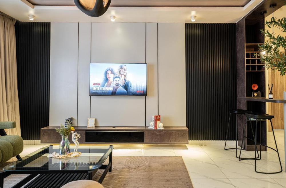 Luxury 2/3-Bedroom Serviced Apartment