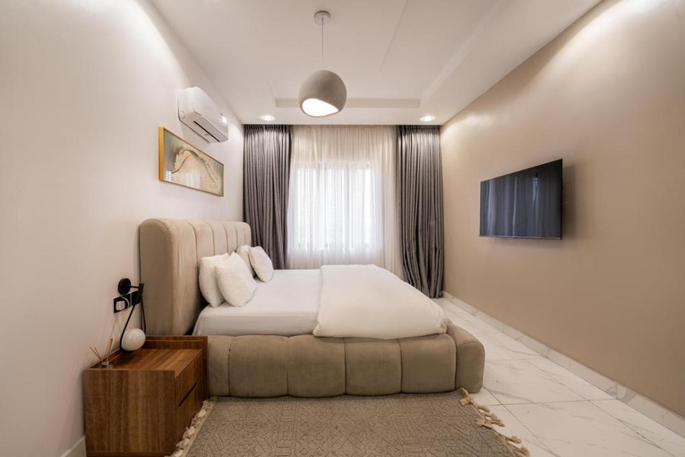 Luxury 1/2-Bedroom Serviced Apartment