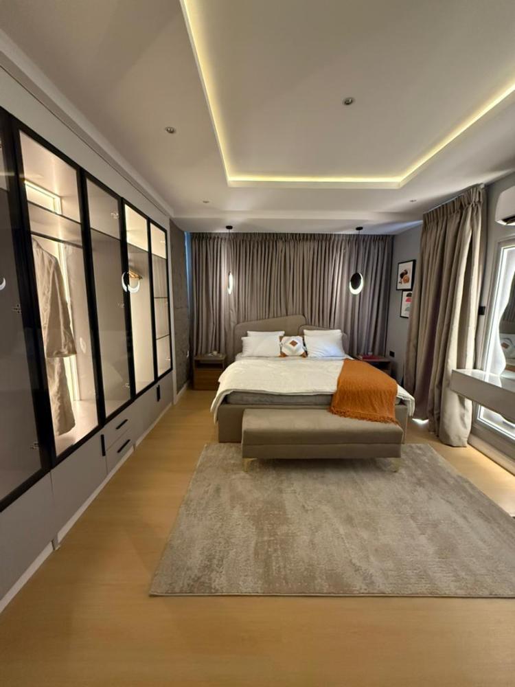 Luxury 1/2-Bedroom Serviced Apartment