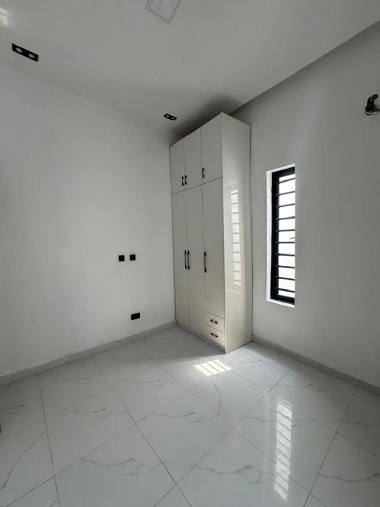 5 Bedroom Semi Detached Duplex Located At New Road, Lekki.