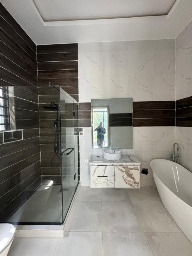 5 Bedroom Semi Detached Duplex Located At New Road, Lekki.