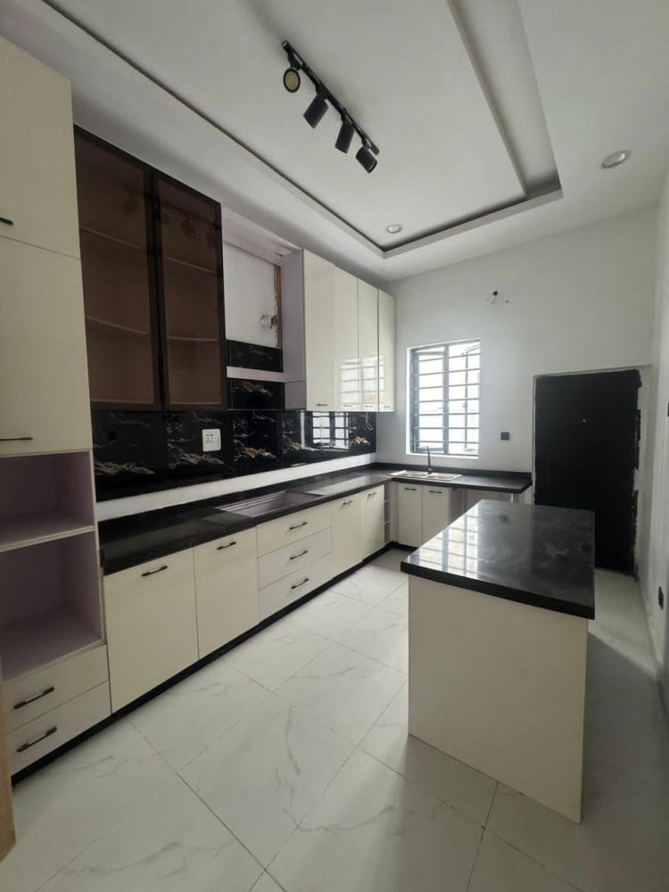 5 Bedroom Semi Detached Duplex Located At New Road, Lekki.