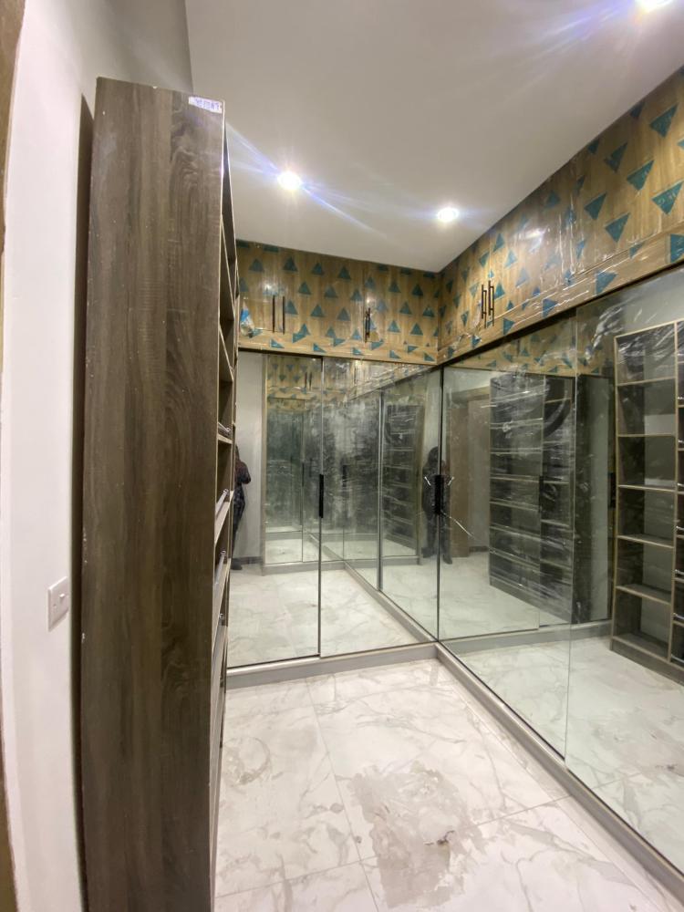 Luxury units of newly built 4 bedroom maisonnettes with a room bq each is available for sale in the heart of Lekki phase