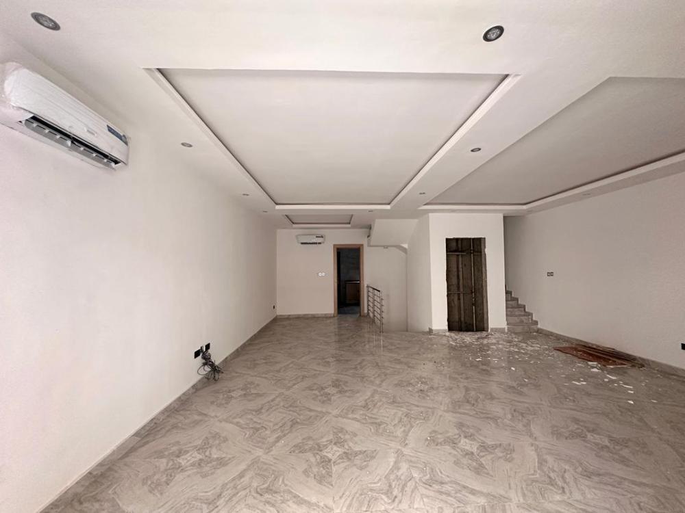 4 Bedroom Terrace Duplex Located In Old Ikoyi, Ikoyi.