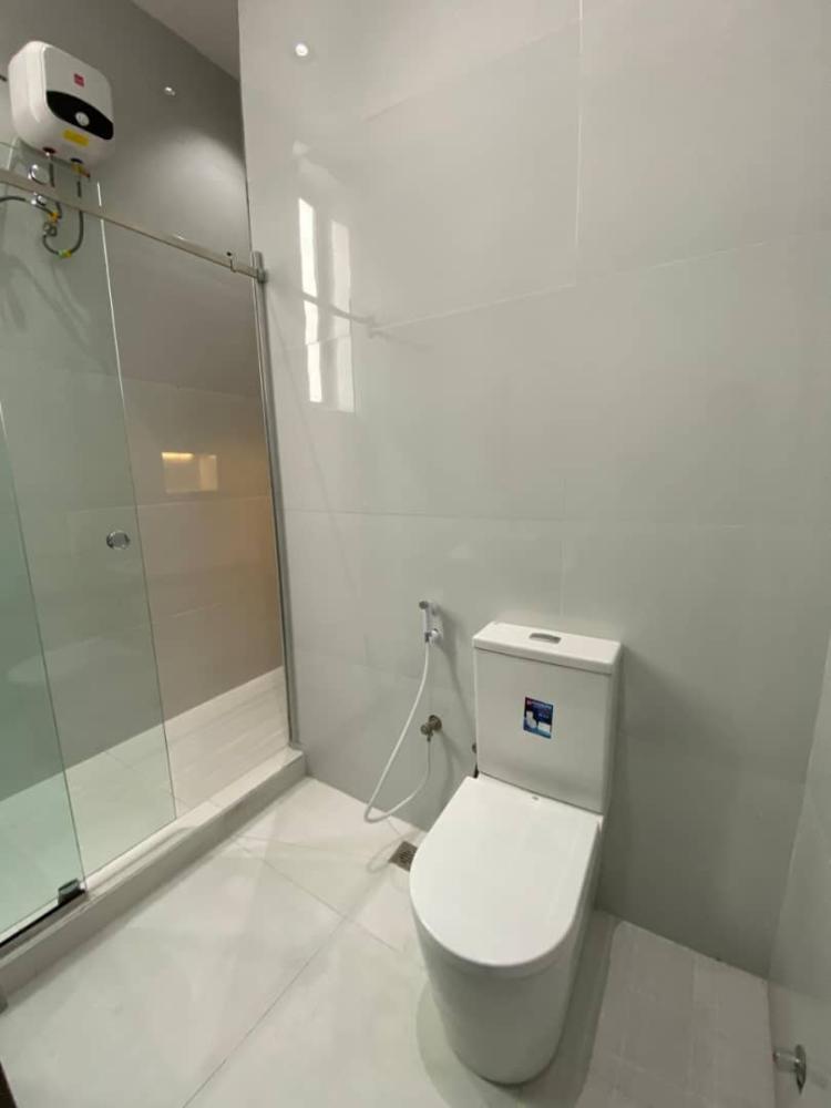 A LOVELY 5 BEDROOM FULLY DETACHED DUPLEX WITH A ROOM BOYS QUARTER IS AVAILABLE FOR SALE AT OSAPA LONDON,  LEKKI LAGOS.*