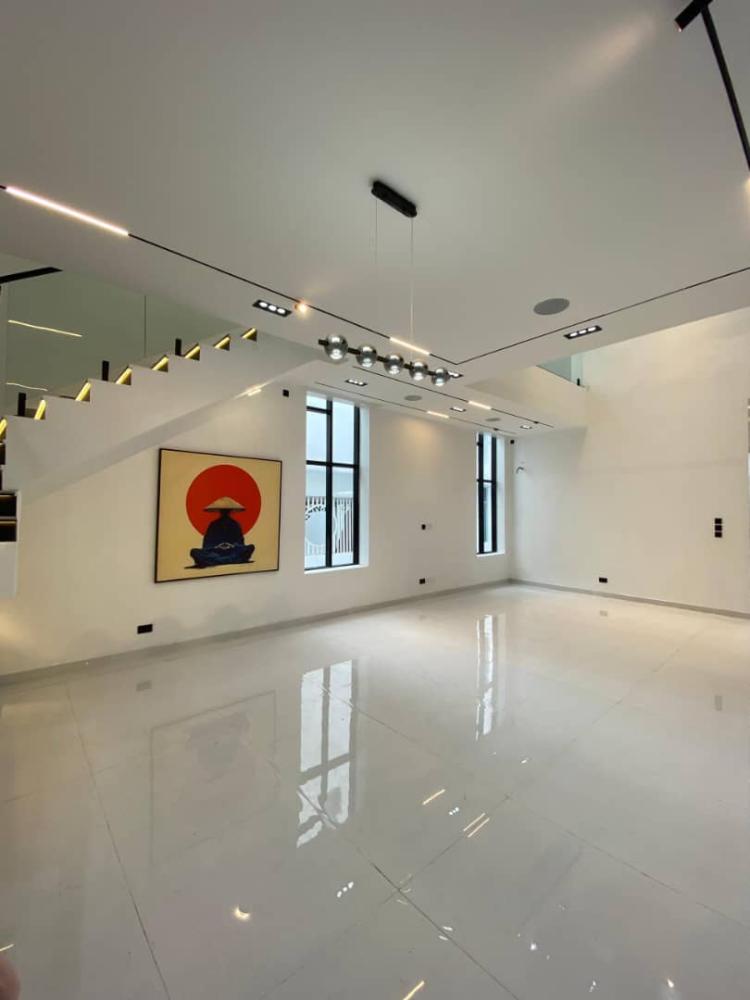 A LOVELY 5 BEDROOM FULLY DETACHED DUPLEX WITH A ROOM BOYS QUARTER IS AVAILABLE FOR SALE AT OSAPA LONDON,  LEKKI LAGOS.*