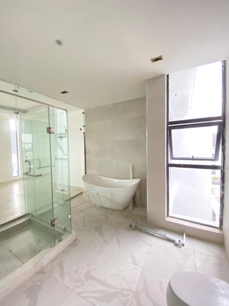 AN IMPECCABLE 4 BEDROOM FULLY DETACHED DUPLEX WITH A ROOM BOYS QUARTER IS AVAILABLE FOR SALE AT OSAPA LONDON,  LEKKI LAGOS.*