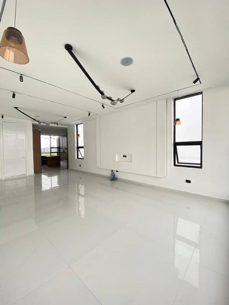 *🏡 A PICTURE PERFECT PARADISE OF 5 BEDROOM FULLY DETACHED DUPLEX WITH A ROOM BOYS QUARTER IS AVAILABLE FOR SALE AT OSAPA LONDON,  LEKKI LAGOS.*    *Features;* Brand new • Top of-line finish • Ensuite rooms • Aesthetic POP ceilings •  Water heater • Kitchen heat extractor • Clean treated water • Elevator • Gym • Spacious living room • Master’s suite     🏷️ *Price* - ₦1,550,000,000 📍 *Location* - Osapa London, Lekki LAGOS