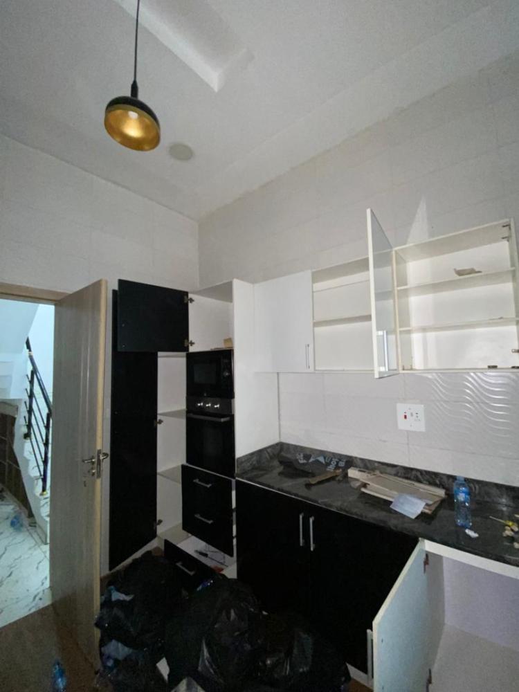 4 Bedroom Fully Detached Duplex With A Room Boys Quarter Available For RENT Located At Orchid Road (Before The Roundabout), Lekki.