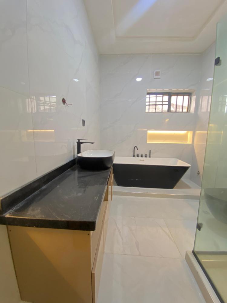 *🏡 AN IMPECCABLE 4 BEDROOM SEMI DETACHED DUPLEX WITH A ROOM BOYS QUARTER IS AVAILABLE FOR SALE AT CHEVRON, LEKKI LAGOS.*