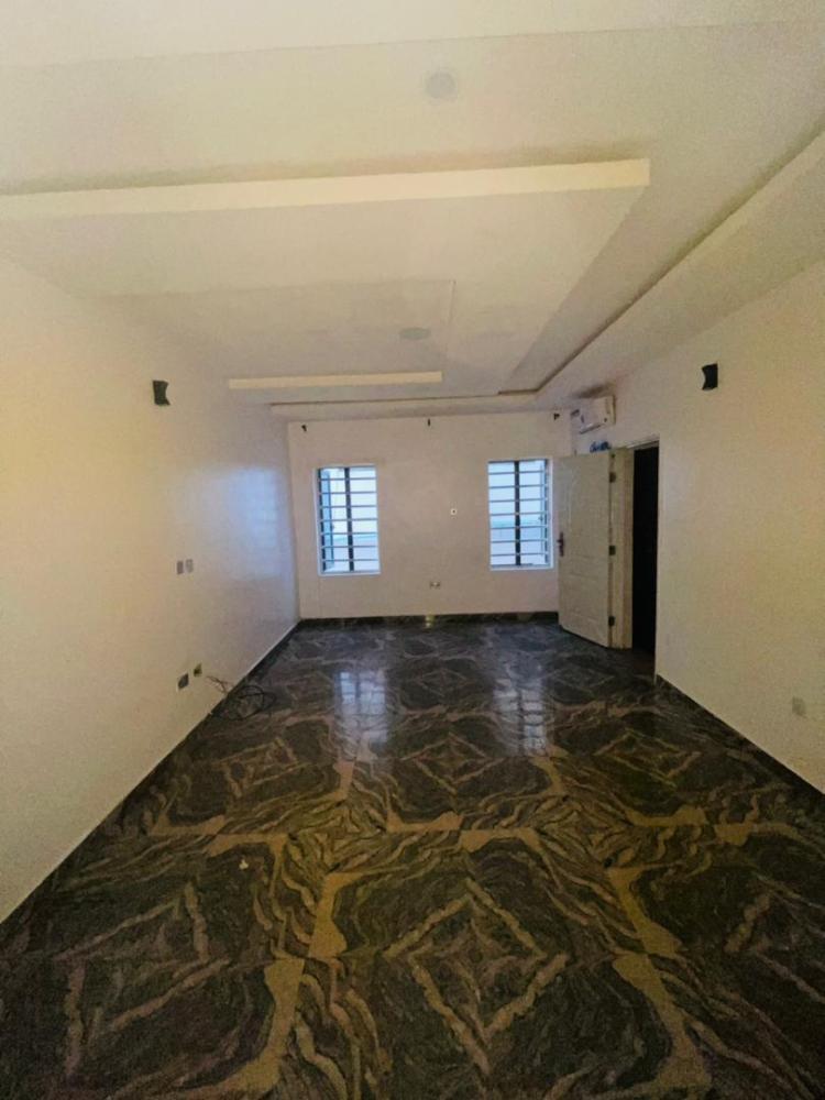 2 bedroom flat available for rent 