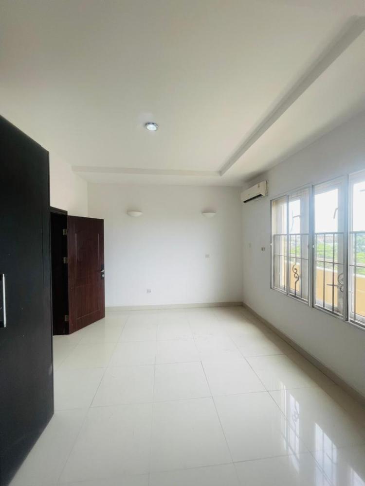 3 bedroom Penthouse For Rent