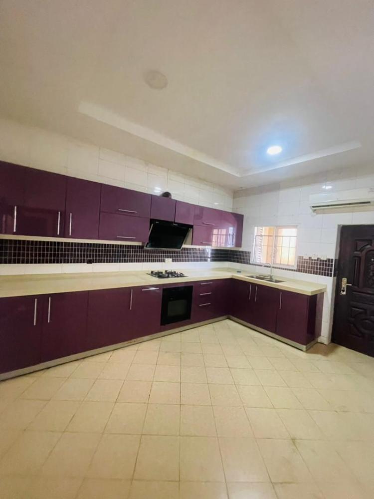 3 bedroom Penthouse For Rent