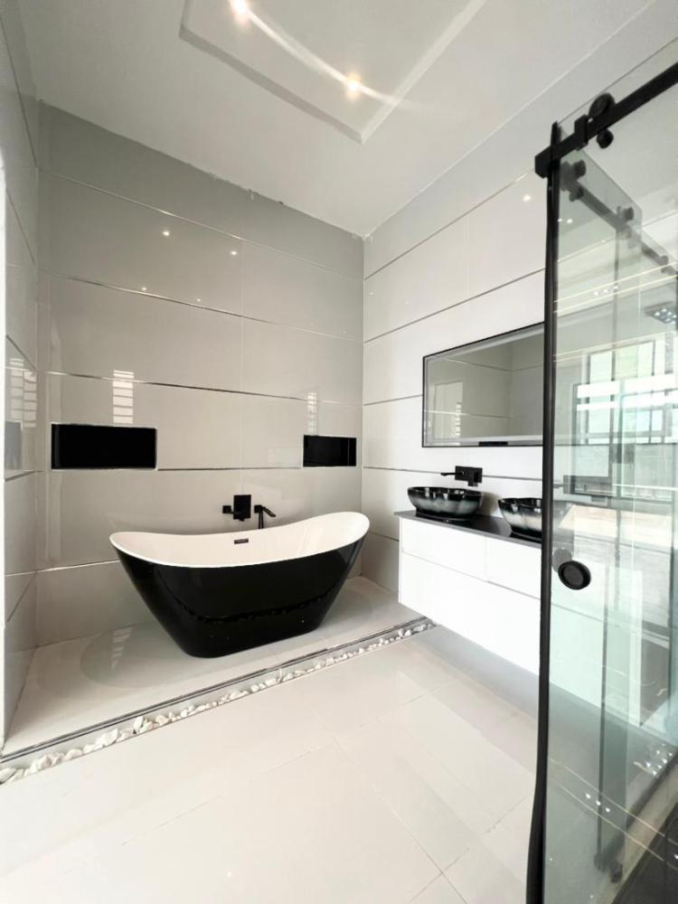 5 Bedroom Fully Detached Duplex Available For SALE Located At Ajah.