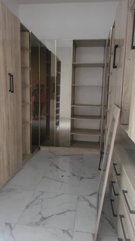 6 Bedroom Fully Detached Duplex Available For SALE  and Located At Ikate, Lekki.