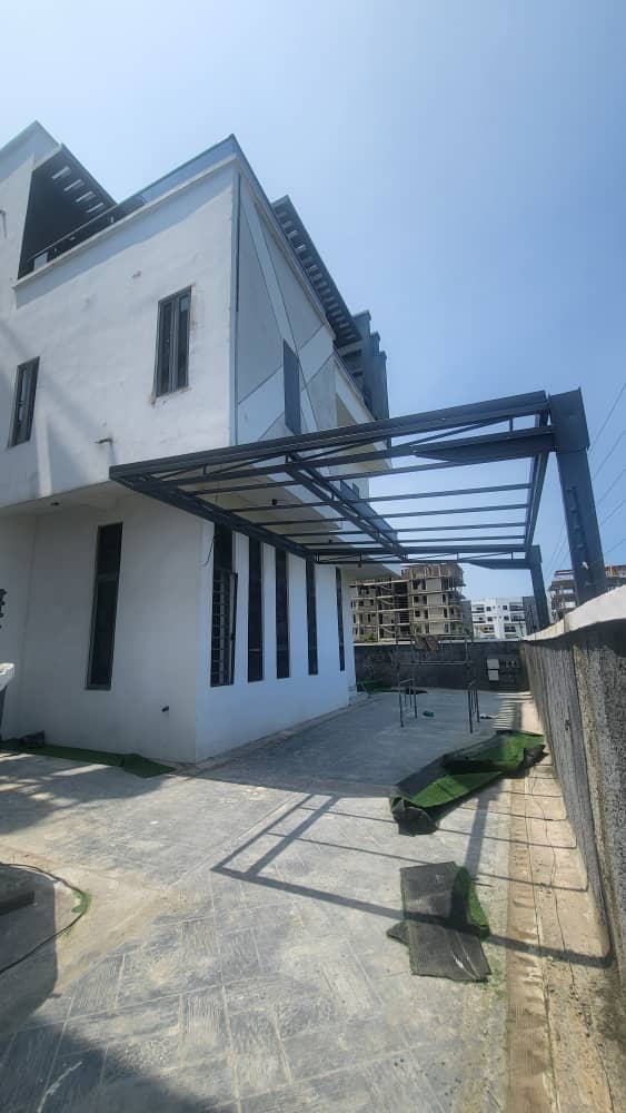 6 Bedroom Fully Detached Duplex Available For SALE  and Located At Ikate, Lekki.