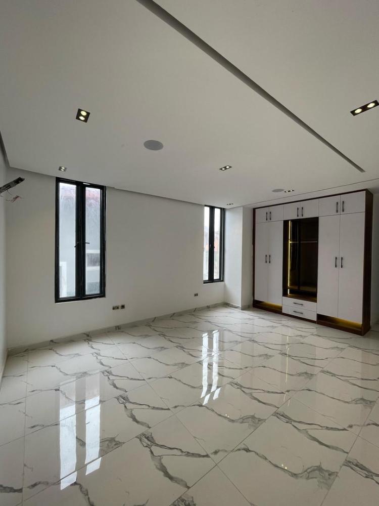 5 Bedroom Fully Detached Duplex With Boys Quarter Available For Sale and Located At Lekki Phase 1.