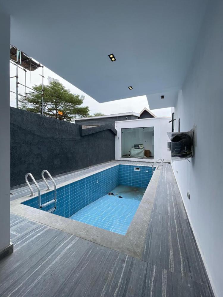 5 Bedroom Fully Detached Duplex With Boys Quarter Available For Sale and Located At Lekki Phase 1.