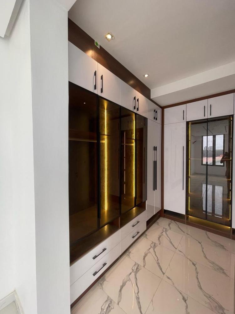 5 Bedroom Fully Detached Duplex With Boys Quarter Available For Sale and Located At Lekki Phase 1.