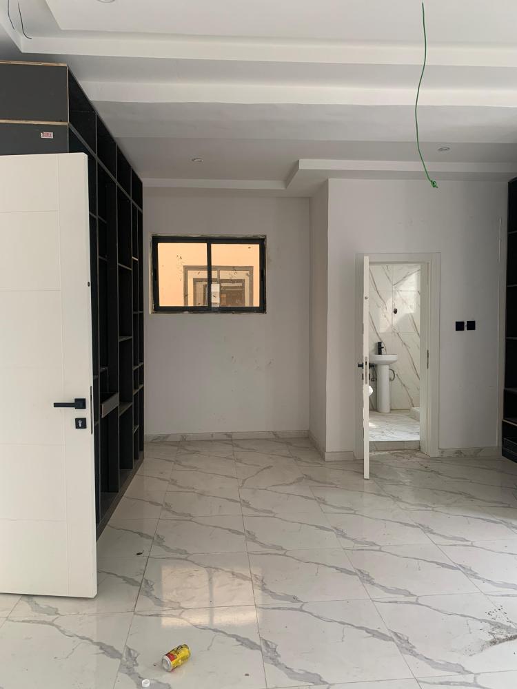 4 Fully Detached Duplex Suitable For Commerci Purposes And Residential Purposes Available For RENT and Located At Lekki Phase 1.