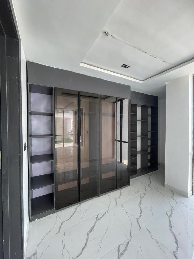 5 Bedroom Fully Detached Duplex Available For SALE and Located At Chevron, Lekki.