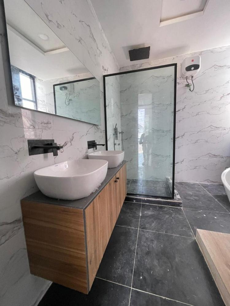 5 Bedroom Fully Detached Duplex Available For SALE and Located At Chevron, Lekki.