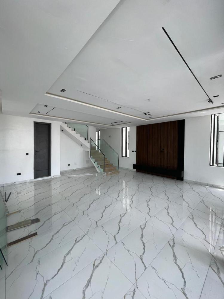 5 Bedroom Fully Detached Duplex Available For SALE and Located At Chevron, Lekki.