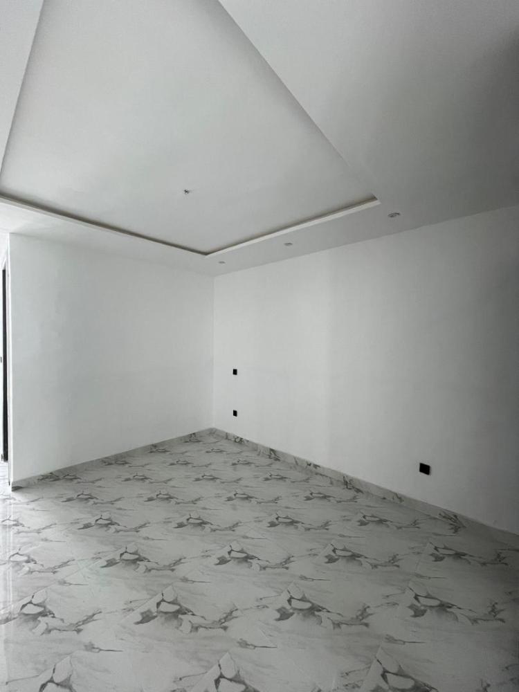 5 Bedroom Fully Detached Duplex Available For SALE and Located At Chevron, Lekki.