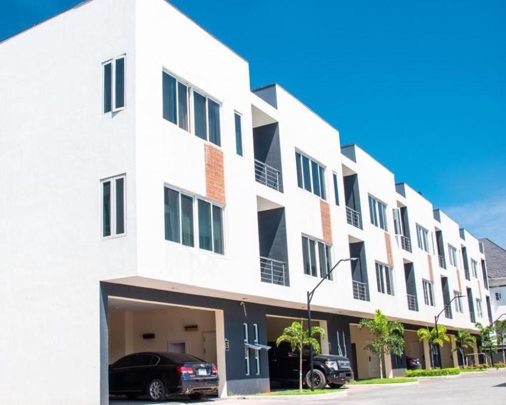 FULLY FURNISHED 3 BEDROOM TERRACE DUPLEX WITH POOL, GYM AND BQ